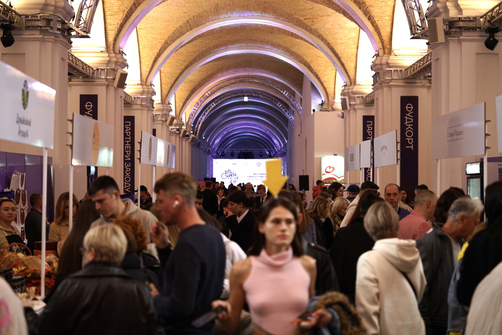 Обрали найкращий сир і чизмонгера України: у Києві пройшов фестиваль сирного мистецтва ProCheese Awards 2025